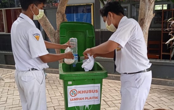 MOTIVASI PANDEMI UNTUK BERSIH LINGKUNGAN