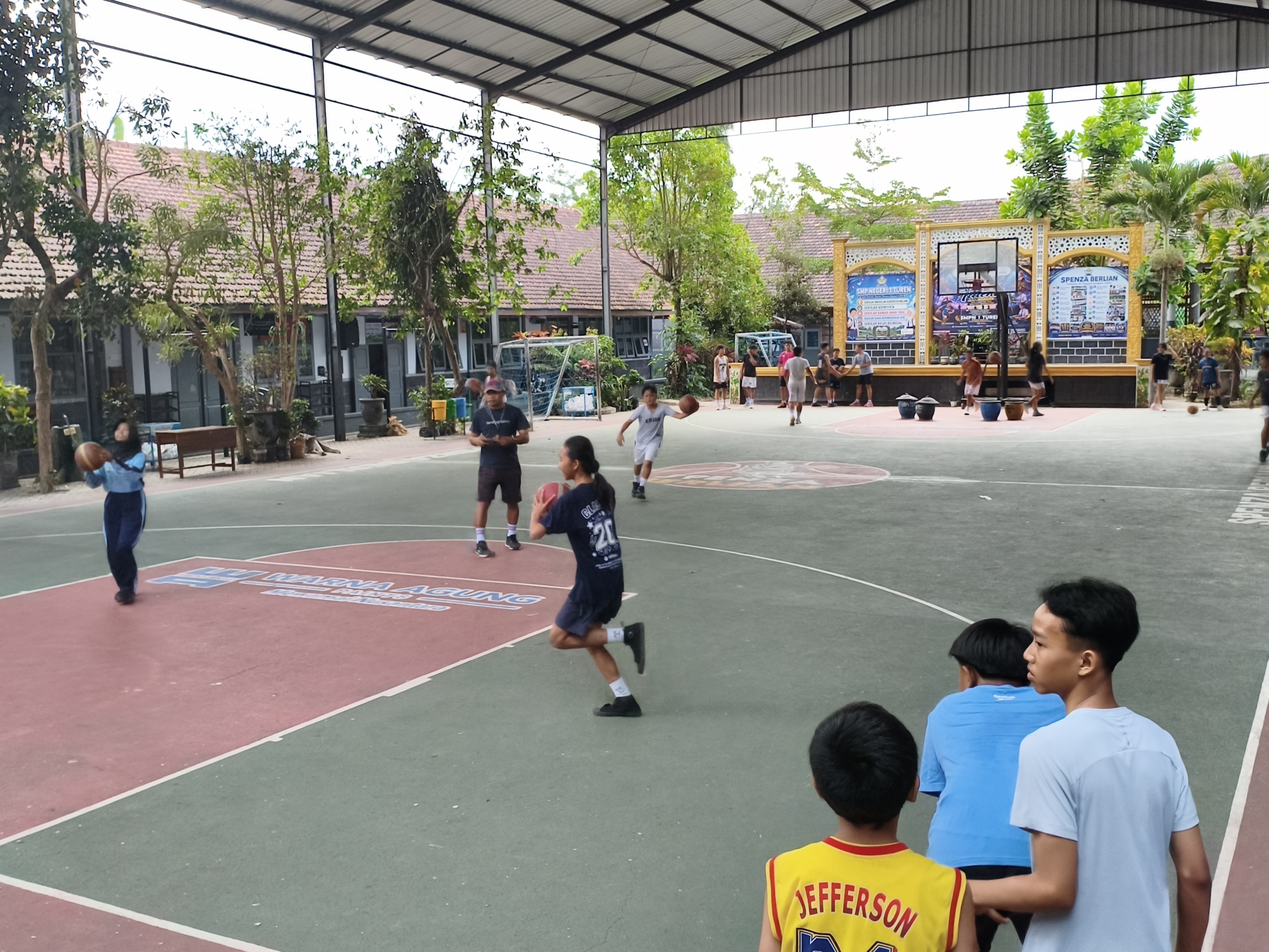 Kegiatan Rutin Bola Basket