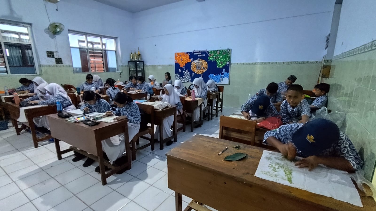 Kegiatan Rutin Extra Seni Lukis
